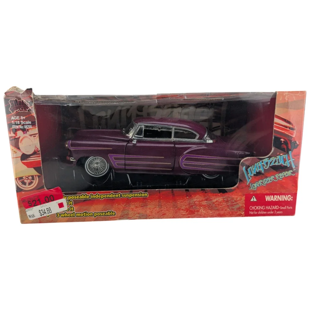 Malibu International Long Beach Lowrider Repair 1954 Chevy Bel Air 1:18 Purple